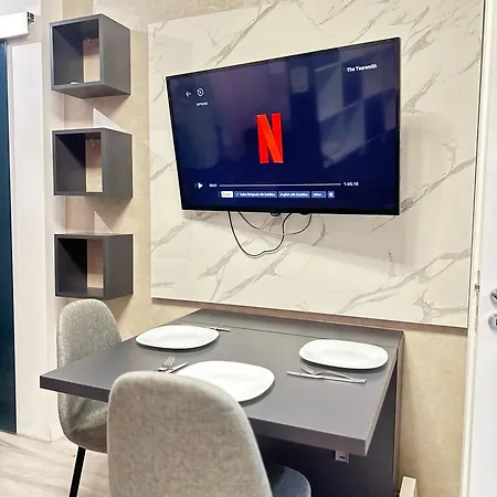 24/7 Self Check-in 地拉那