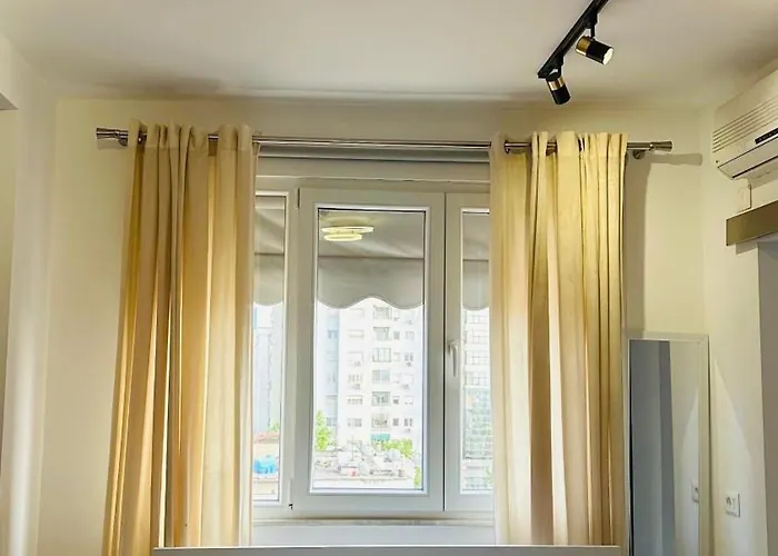 24/7 Self Check-in *